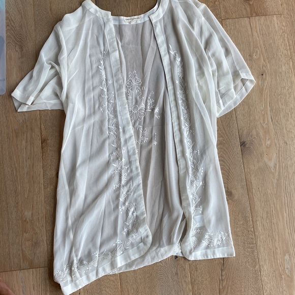 Urban Outfitters Sheer Kimono - Picture 3 of 3